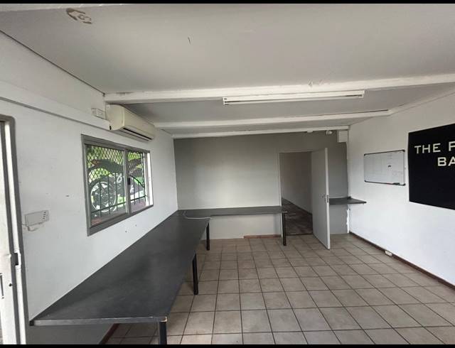 180M² WAREHOUSE TO LET IN WHITE RIVER CENTRAL